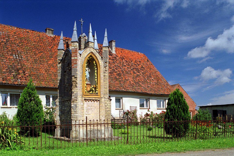 Elbląg, Mała architektura sakralna na Warmii