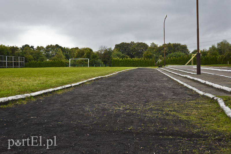 Elbląg, Uczniowie nadal czekają na nową bieżnię Elbląg, Uczniowie nadal czekają na nową bieżnię