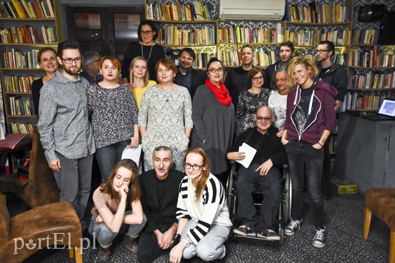 Elbląg, Członkowie Alternatywnego Elbląskiego Klubu Literackiego spotkali się na siódmych urodzinach klubu