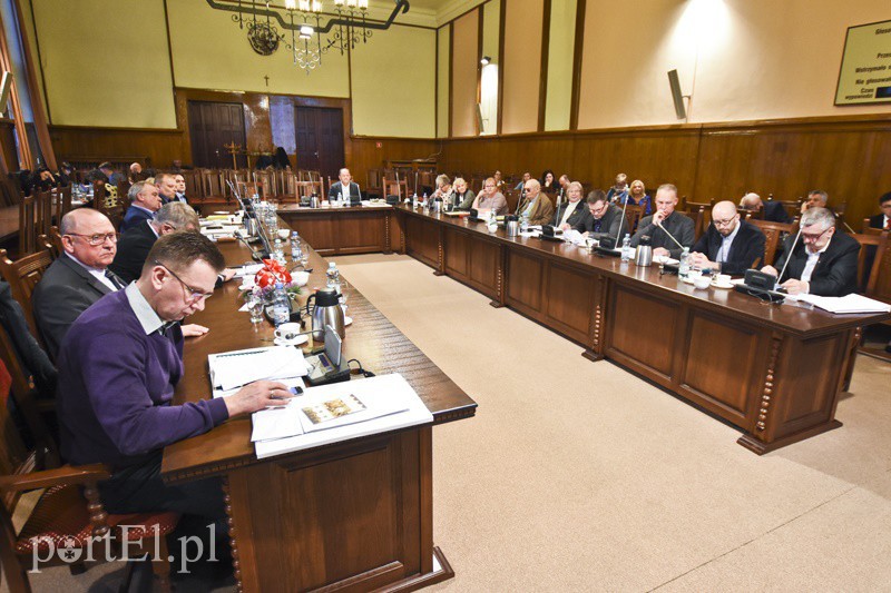 Elbląg, Debata budżetowa trwała ponad 2 godziny