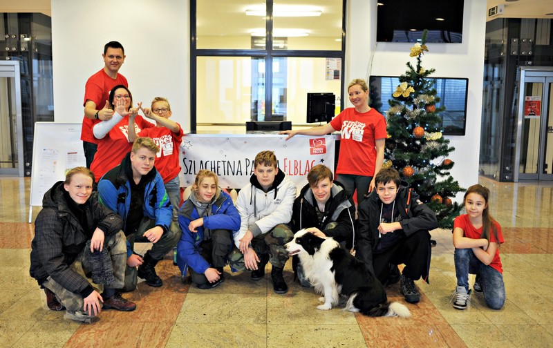 Elbląg, Wolontariusze Szlachetnej Paczki czekają na dary w EPT Elbląg, Wolontariusze Szlachetnej Paczki czekają na dary w EPT