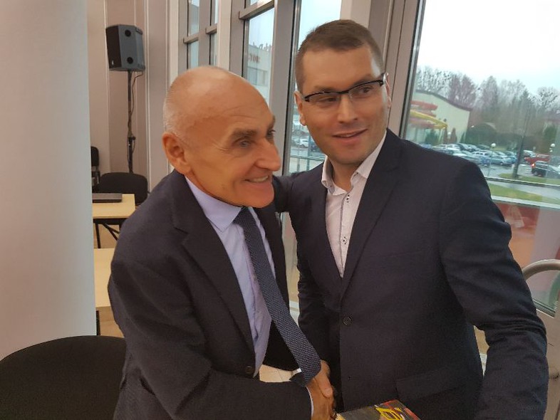 Elbląg, Adam Wadecki (tu z Czesławem Langiem) został wybrany do władz związku kolarskiego