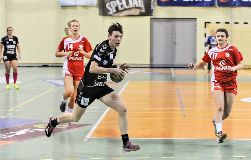 Elbląg, Młode kadrowiczki przegrały ze Startem (piłka ręczna)