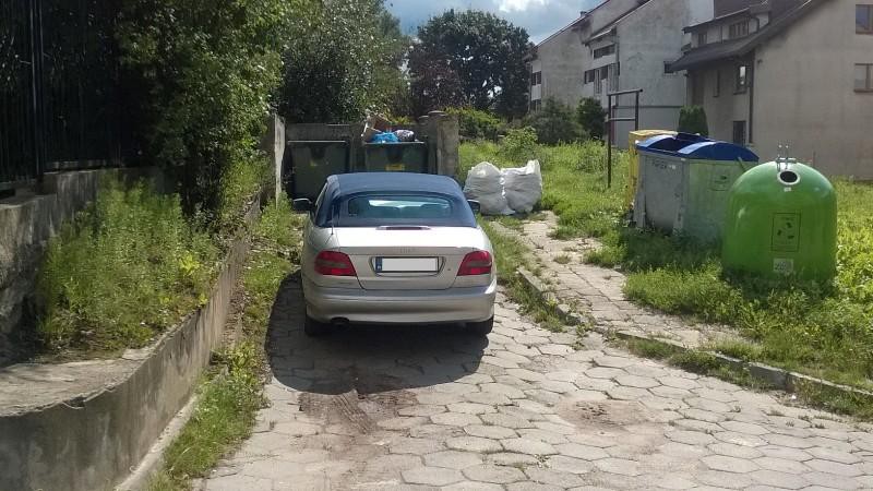 Elbląg, Nie zastawiaj dojazdu do śmietnika Elbląg, Nie zastawiaj dojazdu do śmietnika