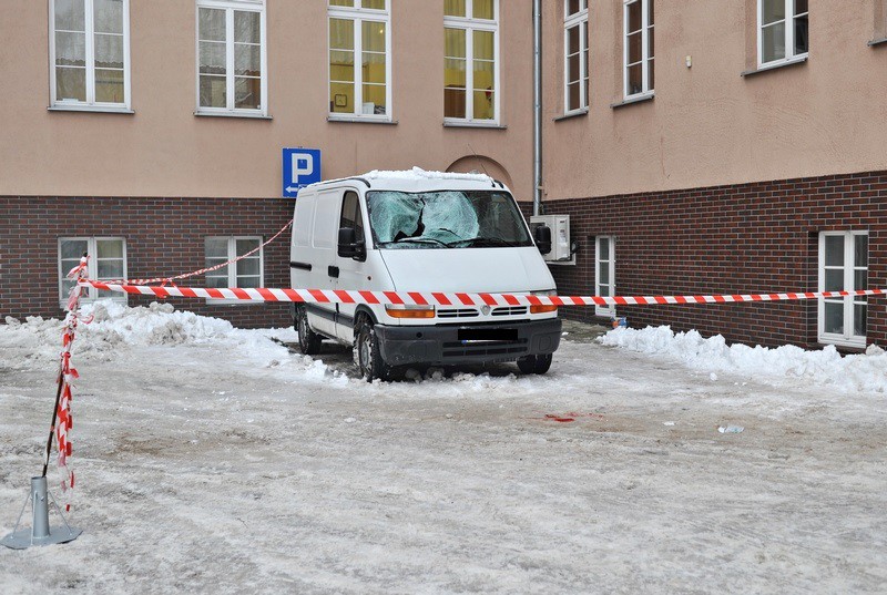 Elbląg, Auto zamortyzowało upadek urzędniczki