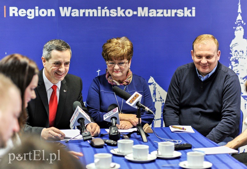 Elbląg, Dzisiaj politycy PO spotkali się z dziennikarzami na konferencji prasowej. Od lewej: Jerzy Wcisła, Elżbieta Gelert, Michał Missan