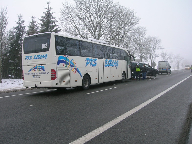 Elbląg, Drogówka szuka świadków: kto jechał tym autobusem? Elbląg, Drogówka szuka świadków: kto jechał tym autobusem?