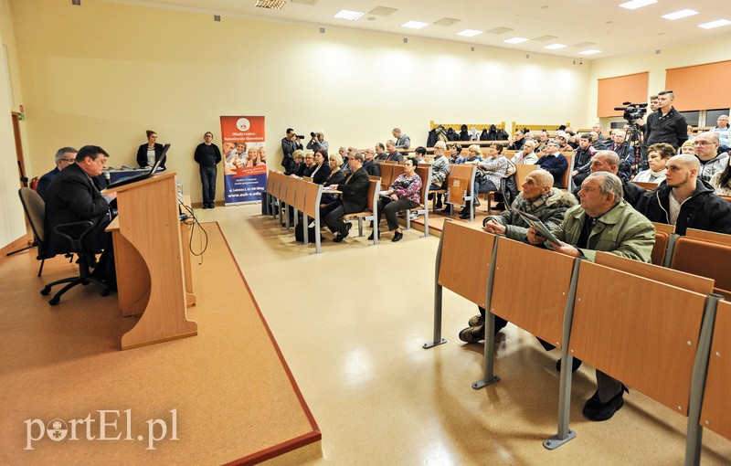 Elbląg, Spotkanie z mieszkańcami odbyło się w auli Elbląskiej Uczelni Humanistyczno-Ekonomicznej