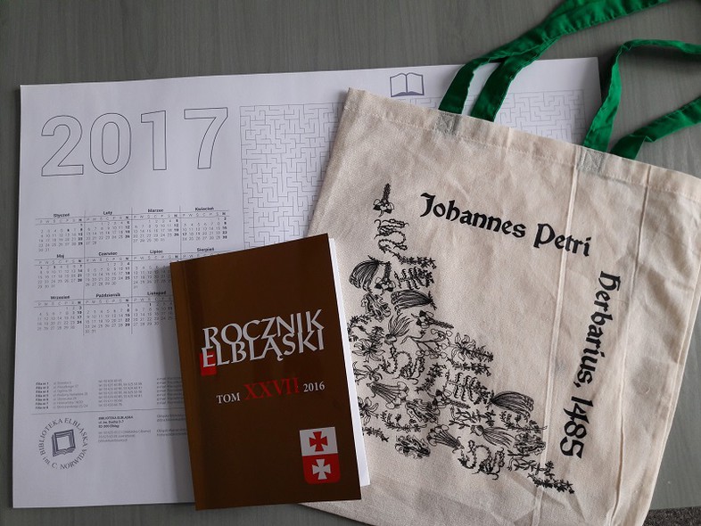 Elbląg, Biblioteka: oni wygrali najnowszy "Rocznik Elbląski", torbę i kalendarz