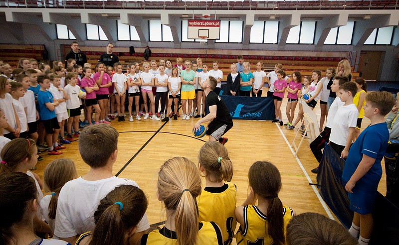 Elbląg, Elbląg gra w Szkolny Basket