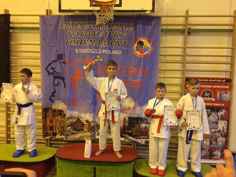 Elbląg, Sześć medali elbląskich karateków