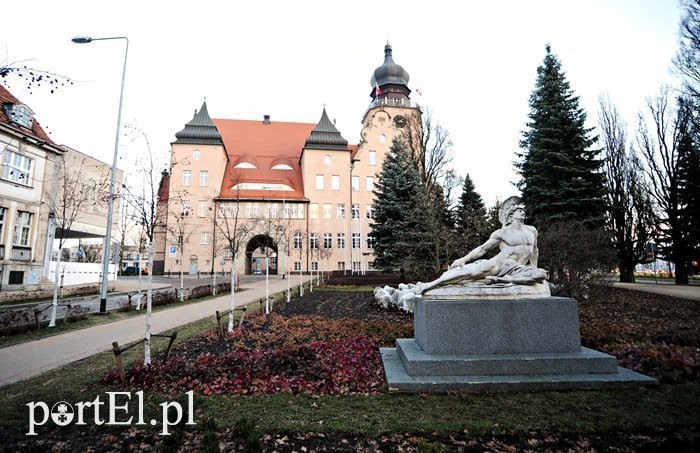 Elbląg, Za mało pieniędzy na sprzątanie urzędu Elbląg, Za mało pieniędzy na sprzątanie urzędu