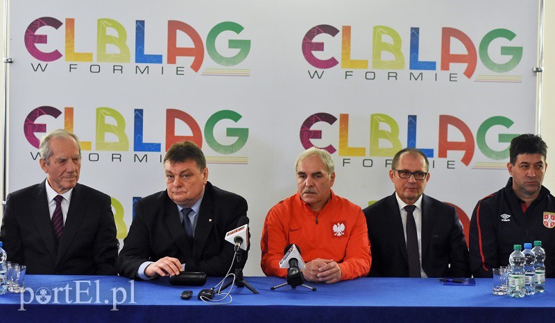 Elbląg, Od lewej: Laurentzi Gana, Witold Wróblewski, Andrzej Bianga, Tomasz Płoski (W-MZPN) i Goran Ivancić Elbląg, Od lewej: Laurentzi Gana, Witold Wróblewski, Andrzej Bianga, Tomasz Płoski (W-MZPN) i Goran Ivancić