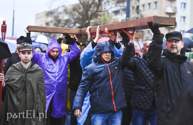 Elbląg, Krzyż mógł nieść każdy, kto się wcześniej zgłosił