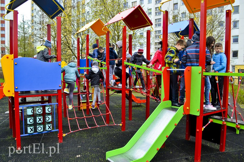 Elbląg, Na Zawadzie powstały dwa nowe place zabaw Elbląg, Na Zawadzie powstały dwa nowe place zabaw