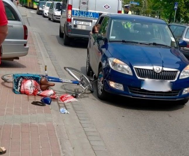 Elbląg, Rowerzysta w zderzeniu z samochodem nie ma szans, by wyjść z tej sytuacji bez uszczerbku na zdrowiu