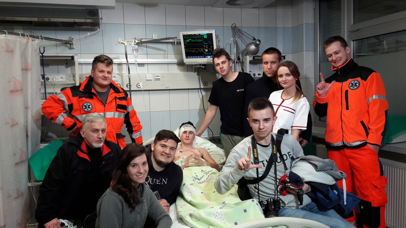 Elbląg, Jakub Kosobudzki podczas kręcenia filmu fabularnego w szpitalu