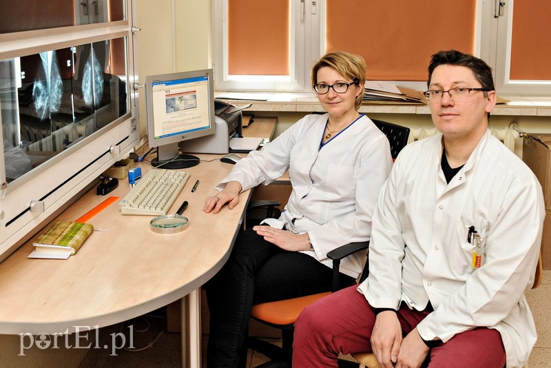 Elbląg, Lekarze Joanna Gawieńczuk i Piotr Lassota: Zbyt mało kobiet stawia na profilaktykę i bada swoje piersi Elbląg, Lekarze Joanna Gawieńczuk i Piotr Lassota: Zbyt mało kobiet stawia na profilaktykę i bada swoje piersi