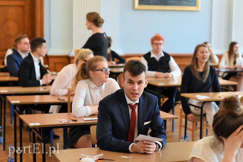 Elbląg, Uczniom I LO humory tuż przed egzaminem dopisywały