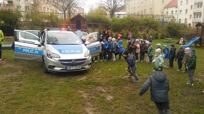 Elbląg, Spotkanie z dziećmi w Przedszkolu „Bartek” przy ul. Słonecznej na temat bezpieczeństwa w ruchu drogowym,