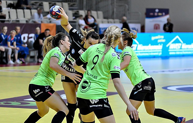 Elbląg, Medal coraz bliżej (piłka ręczna)