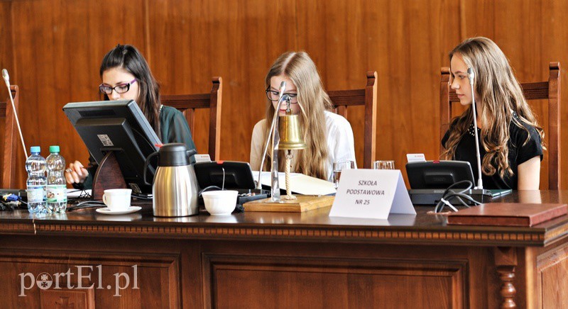 Elbląg, Dzisiaj na miejscach radnych zasiedli uczniowie elbląskich szkół