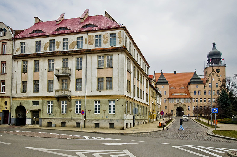 Elbląg, Budynek przy ul. Trybunalskiej od lat stoi pusty Elbląg, Budynek przy ul. Trybunalskiej od lat stoi pusty