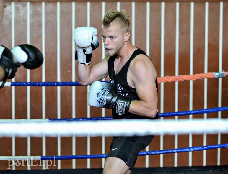 Elbląg, Kuba Kacprzak podczas wtorkowych sparingów z bokserami UKS Kontra