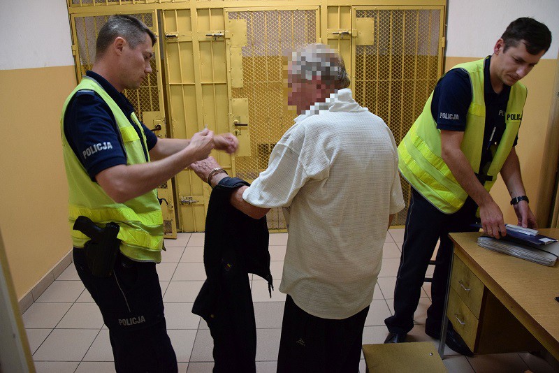 Elbląg, Pijany i agresywny 76-latek