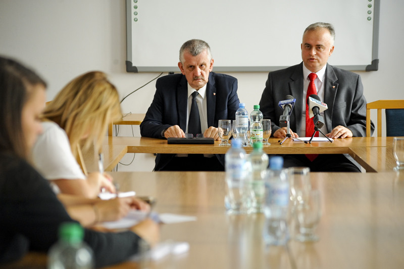 Elbląg, Przewodniczący Rady Miejskiej Marek Pruszak nie chcial zdradzić, jak radni PiS zagłosują dziś Elbląg, Przewodniczący Rady Miejskiej Marek Pruszak nie chcial zdradzić, jak radni PiS zagłosują dziś