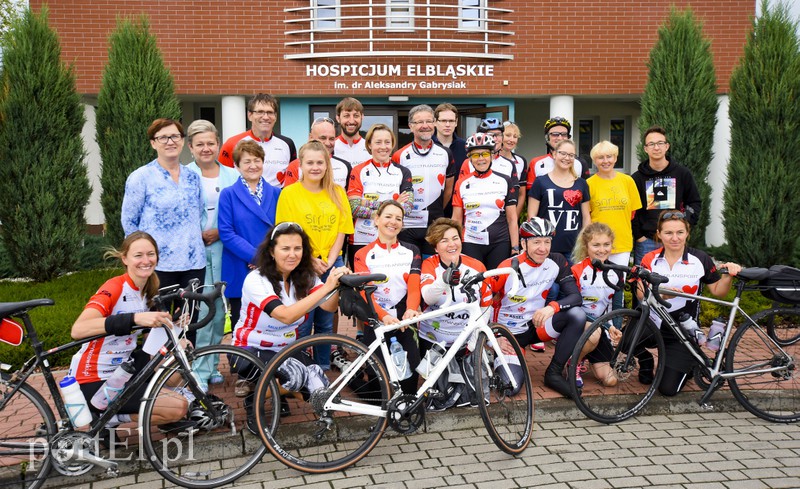 Elbląg, Dziś rowerzyści przywieźli pomoc dla Hospicjum Elbląskiego