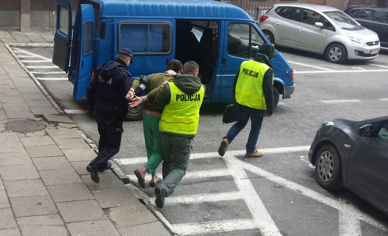 Elbląg, 27-letni Adrian D. przyznał się do zabójstwa 79-letniej kobiety