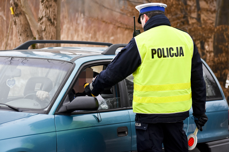 Elbląg, Uciekał, bo miał zakaz prowadzenia Elbląg, Uciekał, bo miał zakaz prowadzenia