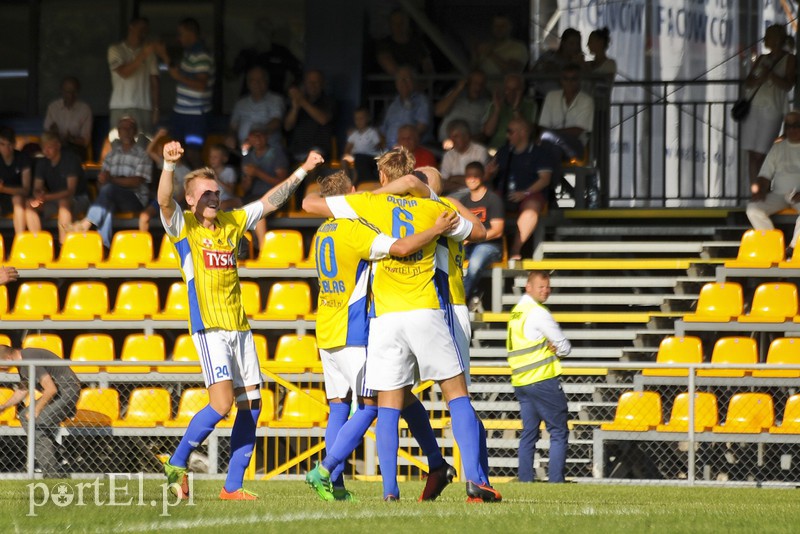 Elbląg, Anton Kolosov (nr 6) w objęciach kolegów z drużyny