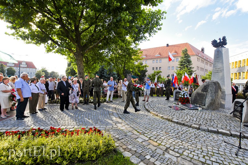 Elbląg, Dziś elblążanie wspominali uczestników i ofiary Powstania Warszawskiego (fot Michał Skroboszewski)