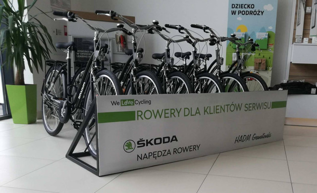 Elbląg, HADM Gramatowski – Rowery, wędki a nawet kajaki w salonie SKODY Elbląg, HADM Gramatowski – Rowery, wędki a nawet kajaki w salonie SKODY