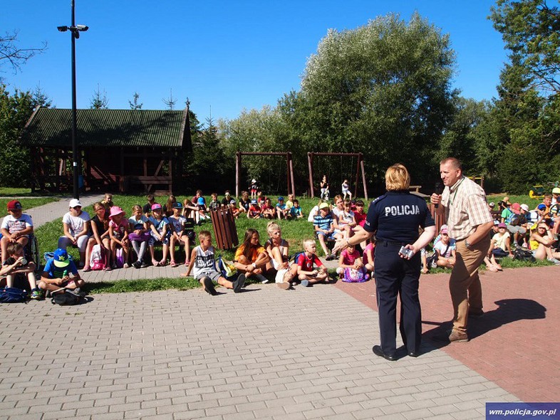 Elbląg, Półmetek wakacji za nami, czyli policja naucza młodzież