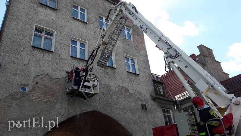 Elbląg, Brama się sypie Elbląg, Brama się sypie