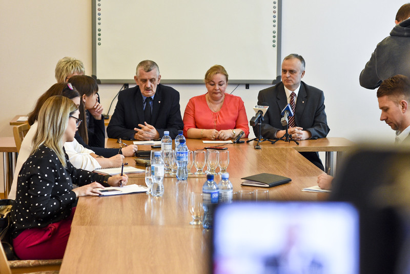 Elbląg, Przyszłość Góry Chrobrego była jednym z tematów konferencji radnych PiS: Od lewej: Jolanta Lisewska, Janusz Hajdukowski, Jolanta Janowska, Marek Pruszak
