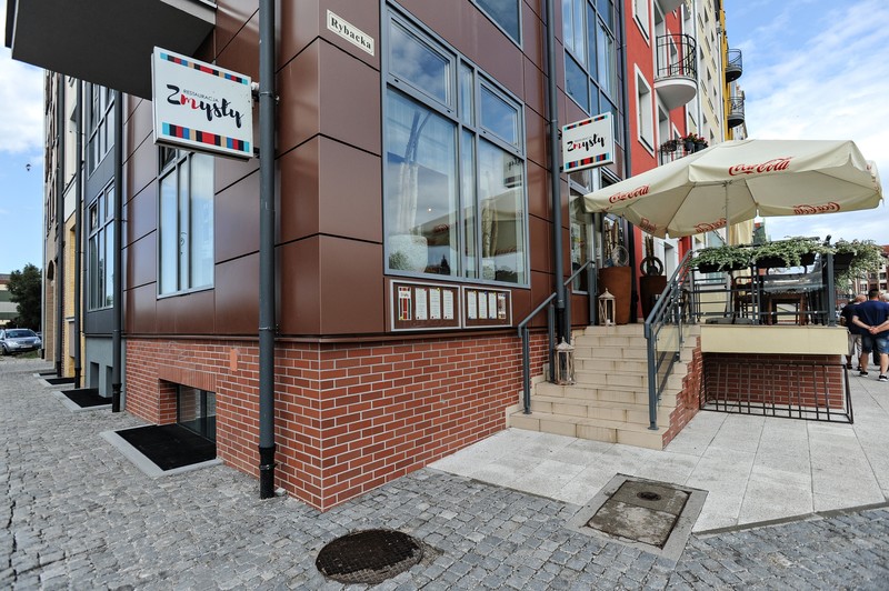 Restaurację Zmysły znajdziecie na elbląskiej starówce, tuż przy placu katedralnym, blisko rzeki Elbląg Restaurację Zmysły znajdziecie na elbląskiej starówce, tuż przy placu katedralnym, blisko rzeki Elbląg
