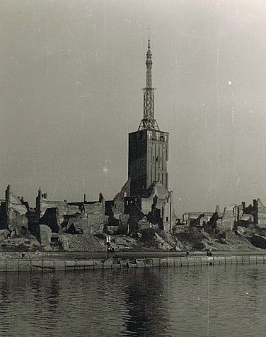 Elbląg, Zniszczony w wyniku działań wojennych kościół św. Mikołaja
