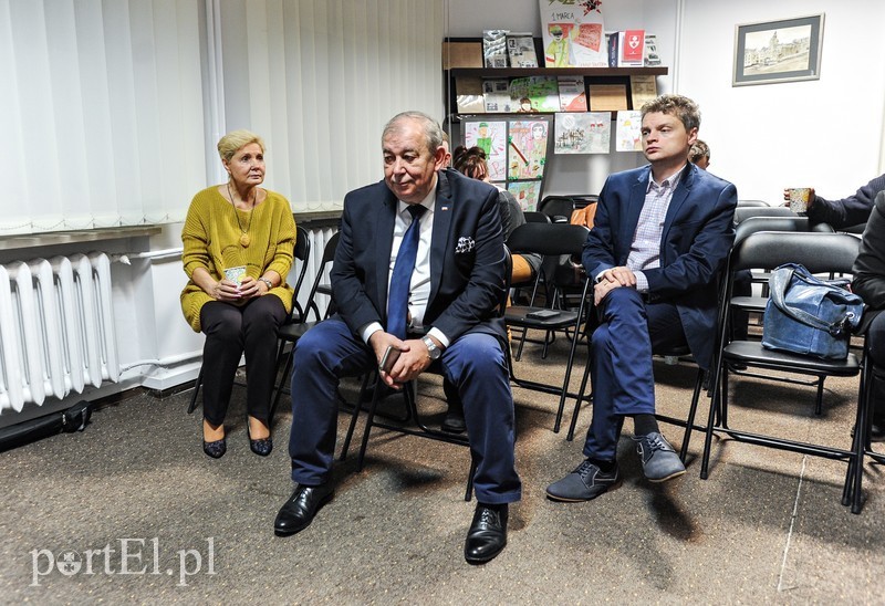 Elbląg, Jerzy Wilk w oczekiwaniu na wyniki Elbląg, Jerzy Wilk w oczekiwaniu na wyniki