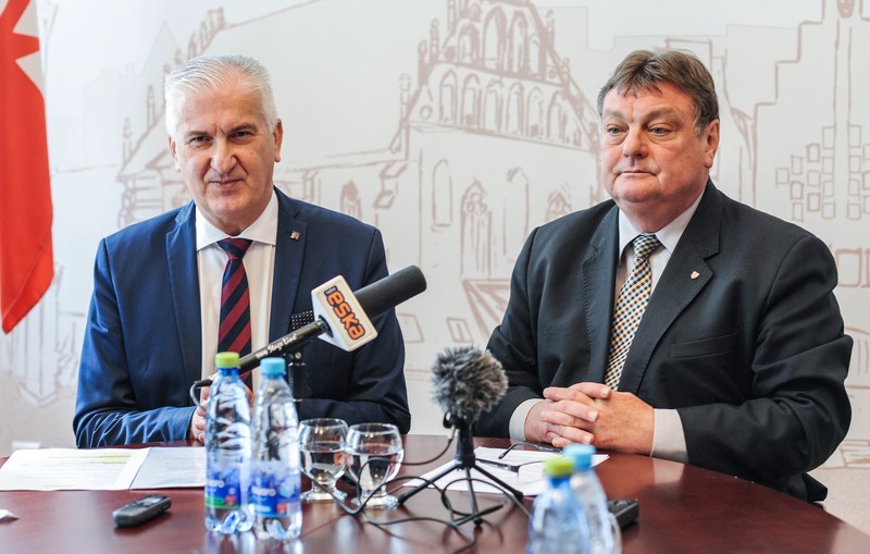Elbląg, O obchodach Roku Pionierów mówili prezydent Elbląga Witold Wróblewski oraz przewodniczący Rady Miejskiej Antoni Czyżyk Elbląg, O obchodach Roku Pionierów mówili prezydent Elbląga Witold Wróblewski oraz przewodniczący Rady Miejskiej Antoni Czyżyk