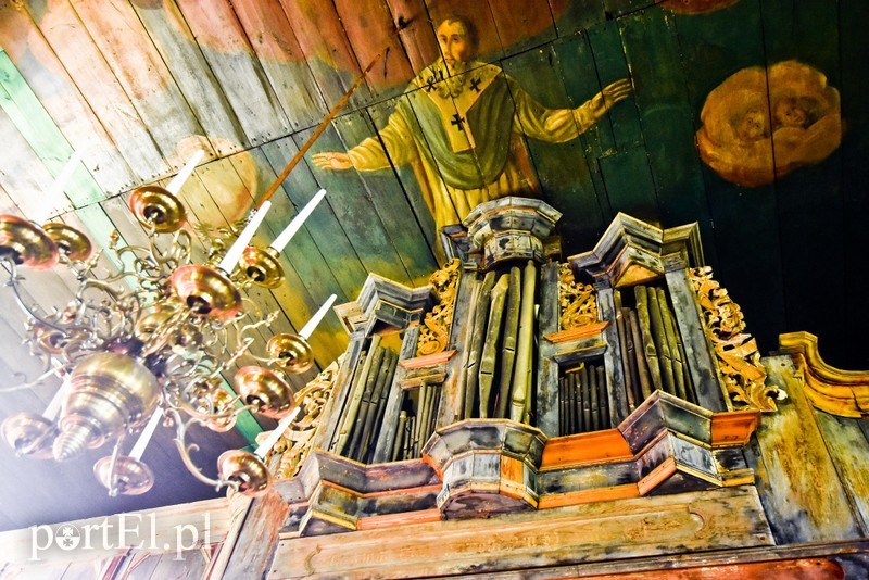 Elbląg, Wnętrze kościoła pw. św. Mikołaja w Żelichowie, wrażenie robi zwłaszcza sufit