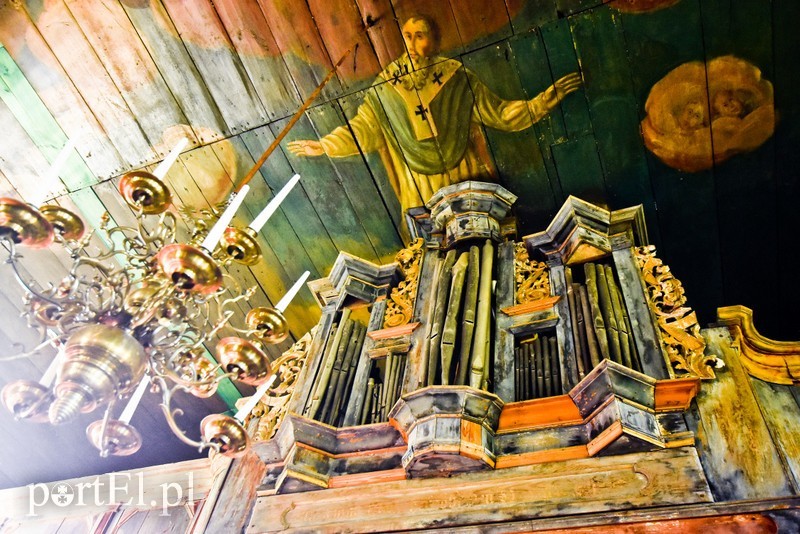 Elbląg, Wnętrze kościoła pw. św. Mikołaja w Żelichowie, wrażenie robi zwłaszcza sufit Elbląg, Wnętrze kościoła pw. św. Mikołaja w Żelichowie, wrażenie robi zwłaszcza sufit