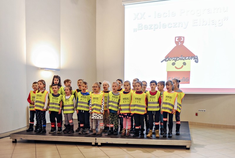 Elbląg, Obchody 20-lecia uświetnił występ dzieci z Przedszkola nr 17, Elbląg, Obchody 20-lecia uświetnił występ dzieci z Przedszkola nr 17,
