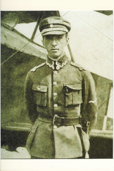 Elbląg, 1919 r. - Wiktor Szandorowski (ojciec pana Marka) w Warszawie po wcieleniu do polskiego lotnictwa w stopniu porucznika, jako komendant OSOL.