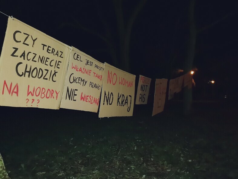 Elbląg, Aleja Praw Kobiet w parku Kajki Elbląg, Aleja Praw Kobiet w parku Kajki