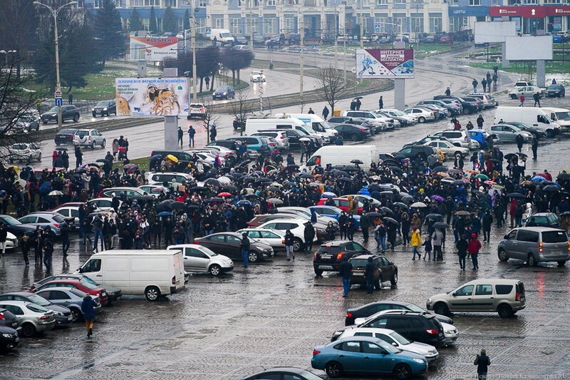 Elbląg, Demonstracje w Kaliningradzie: "Raz, dwa, tri – Putin uchadi"