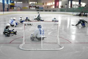 Elbląg, Pierwszy trening hokeja na sledżach odbył się 30 października 2006 r. Elbląg, Pierwszy trening hokeja na sledżach odbył się 30 października 2006 r.